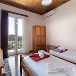 La Olga Lefkada *