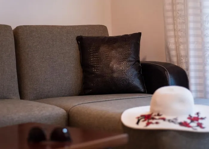 La Olga Lefkada * Sívros